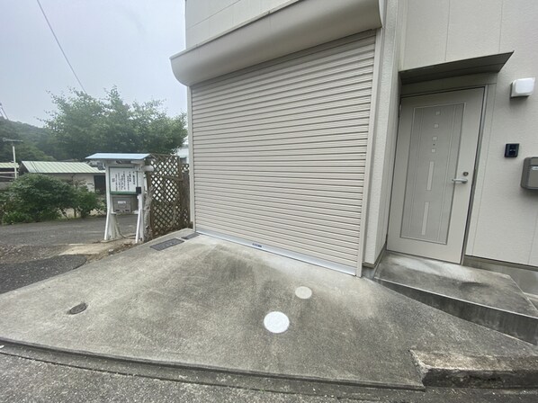 三木市上の丸町貸家の物件外観写真